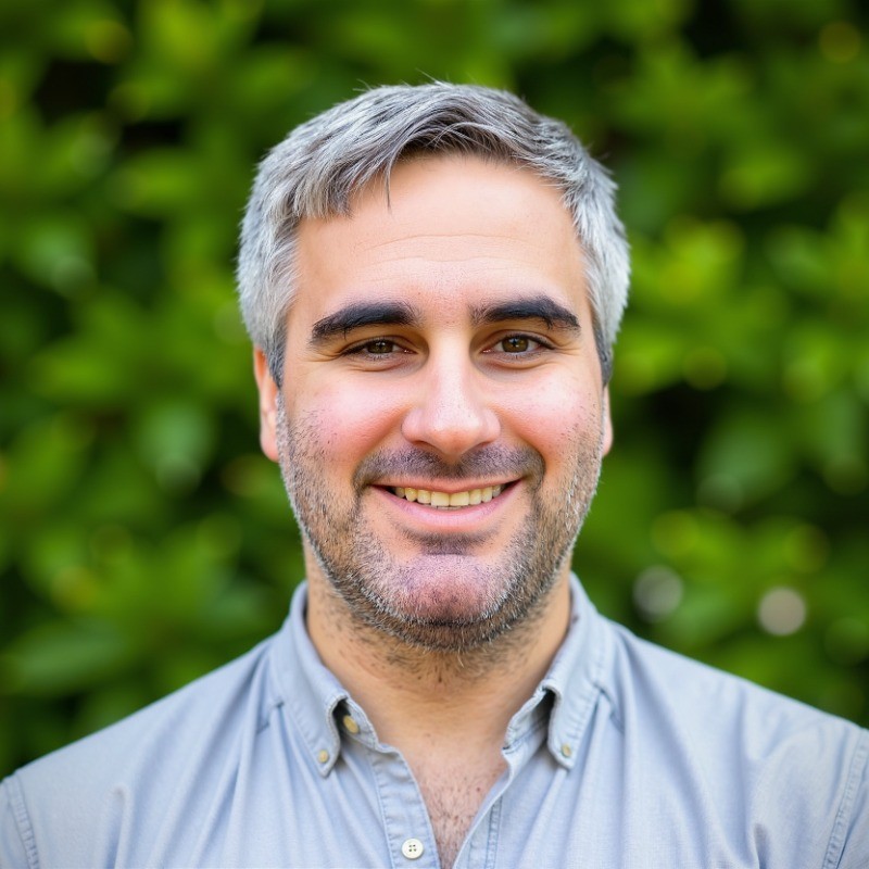 Mark Singer Headshot